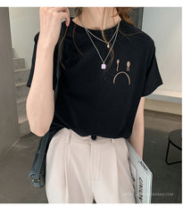 Camiseta con estampado de cara llorando