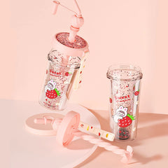 Trendy süßer Strohhalmbecher