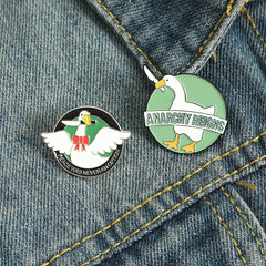 Pins creativos de dibujos animados de ganso blanco lindo