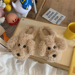 Lindas pantuflas de peluche de dibujos animados