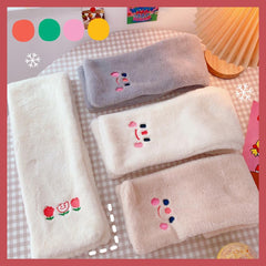 Bufanda de flores con sonrisa de dibujos animados kawaii