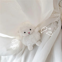 Estuche para AirPods con forma de ovejita de peluche