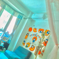 Tapiz de linda chica naranja