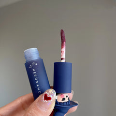 Süßer, verspielter Hexen-Samt-Matt-Lippenstift