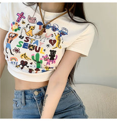 Camiseta corta con estampado de grafiti