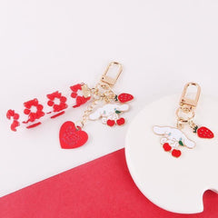 Llavero de conejo de orejas grandes con fresas