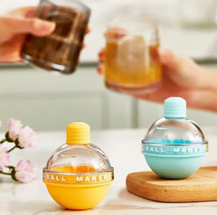 Moldes de hielo con forma de bombilla