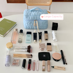 Weiche Kosmetiktasche mit Blumenmuster in Bonbonfarbe