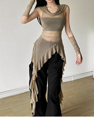 Khakifarbenes Langarm-Oberteil mit Kapuze und unregelmäßigem Saum