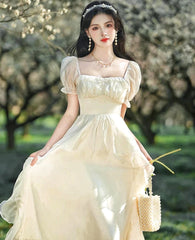 Vestido de hada primaveral decorado con perlas y princesa romántica Sundew