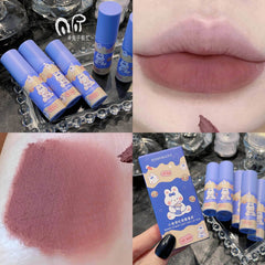 Brillo labial mate de conejito lindo