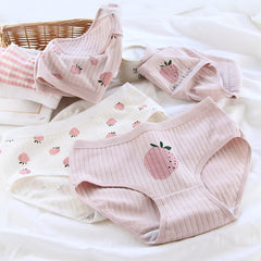 Lindas bragas de celosía de fresa