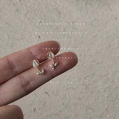 Pendientes de tulipán con piedras preciosas