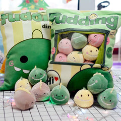 Eine Tüte mit 8 weichen Plüschtieren