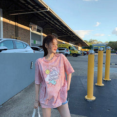 Camiseta teñida con dibujos animados