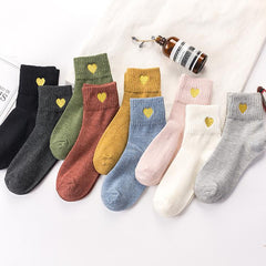 Socken mit japanischer Liebesstickerei