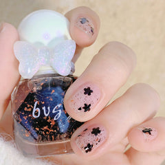 Esmalte de uñas con forma de diamante pequeño