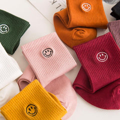 Socken mit Smiley-Muster und Cartoon-Stickerei