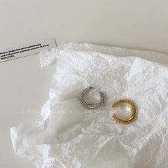 Anillo ajustable con flecos y cuentas de cadena