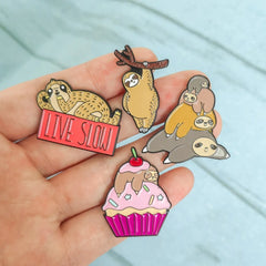 Pines de dibujos animados apilados del árbol Arhat