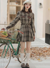 Vestido de lana a cuadros oscuros de Foggy Skies