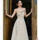 Vestido barroco Royalcore con cadena de perlas Adriata