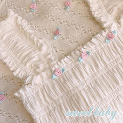 Top corto con alas celestiales, ángel ninfa y rosa