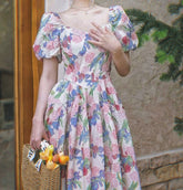 Vestido Dalila de inspiración vintage decorado con perlas y flores