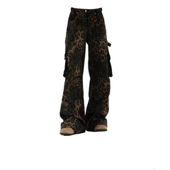 Pantalones cargo con estampado de leopardo y estética grunge