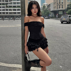 A one-Shoulder Strapless Skirt Set With Ruffles