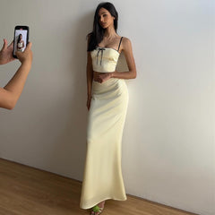 Süßes Maxirock-Set mit Spitzen-Camisole und Schnürung