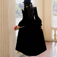 Vestido romántico oscuro de estilo victoriano en terciopelo negro Koko Darkray