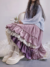 Violetter Cottagecore-Rock mit Rüschen und Lagenmuster aus Samt