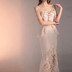 Vestido llamativo Royalcore con perla barroca