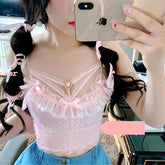 Sparkla Spitzen-Kokett-Top mit Kristallanhänger