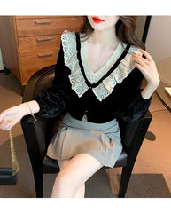 Blusa gótica romántica de encaje de terciopelo Barbara