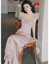 Vestido de lunares rosa polvoriento