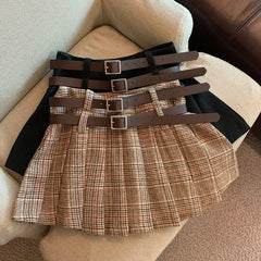 Minifalda plisada con pantalones cortos incorporados de Plaid Dark Academia