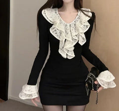 Top gótico romántico oscuro con volantes Luana