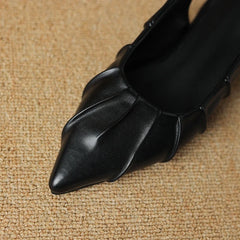 and pointed pleated toe cap comfortable mid Heel