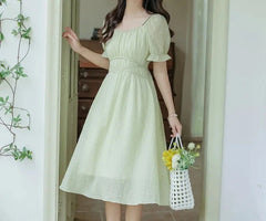 Vestido de hada etérea de Apple Garden con tirantes de perlas