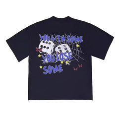 Camiseta con estampado de dados estéticos de estilo urbano