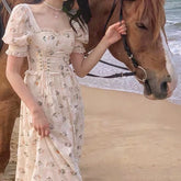 Vestido cottagecore de Yasmine Hazelgrace