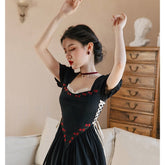 Vestido de academia de brujas con bordado de rosas de Zaria