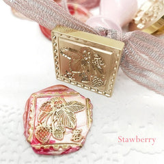 Lindos sellos de lacre de fresa