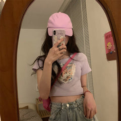 Camiseta corta de chica linda