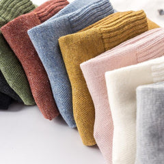 Socken mit japanischer Liebesstickerei