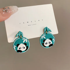 Lindos pendientes de hojas de bambú con forma de panda