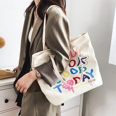 Regenbogenfarbene Alphabet-Smiley-Umhängetasche