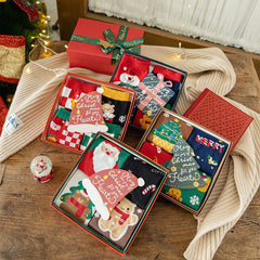 Niedliche Cartoon-Weihnachtsgeschenkbox-Socken